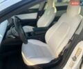 Белый Тесла Модель 3, объемом двигателя 0 л и пробегом 129 тыс. км за 17900 $, фото 39 на Automoto.ua