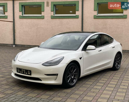Белый Тесла Модель 3, объемом двигателя 0 л и пробегом 34 тыс. км за 18000 $, фото 9 на Automoto.ua
