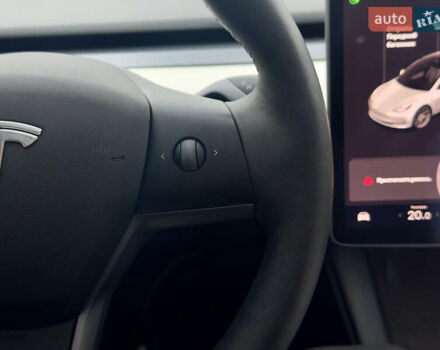 Білий Тесла Модель 3, об'ємом двигуна 0 л та пробігом 84 тис. км за 18300 $, фото 21 на Automoto.ua