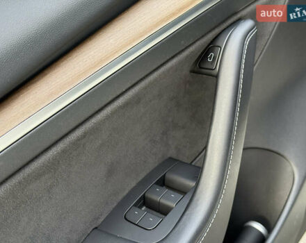 Белый Тесла Модель 3, объемом двигателя 0 л и пробегом 37 тыс. км за 19999 $, фото 100 на Automoto.ua