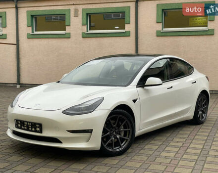 Белый Тесла Модель 3, объемом двигателя 0 л и пробегом 34 тыс. км за 18000 $, фото 4 на Automoto.ua