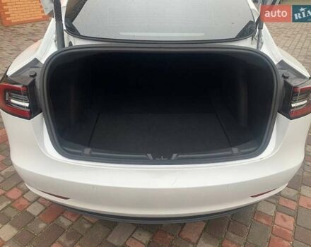 Белый Тесла Модель 3, объемом двигателя 0 л и пробегом 134 тыс. км за 19500 $, фото 9 на Automoto.ua