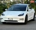 Білий Тесла Модель 3, об'ємом двигуна 0 л та пробігом 50 тис. км за 22900 $, фото 1 на Automoto.ua