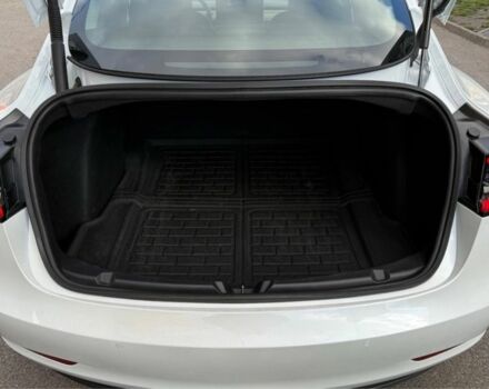 Білий Тесла Модель 3, об'ємом двигуна 0 л та пробігом 68 тис. км за 12300 $, фото 17 на Automoto.ua