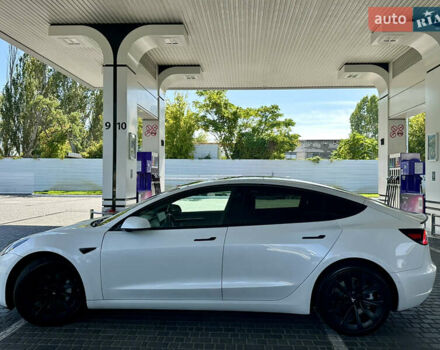 Тесла Модель 3 2021 у Одесі на Automoto.ua Білий Тесла Модель 3, об'ємом двигуна 0 л та пробігом 98 тис. км за 17800 $, фото 32 на Automoto.ua