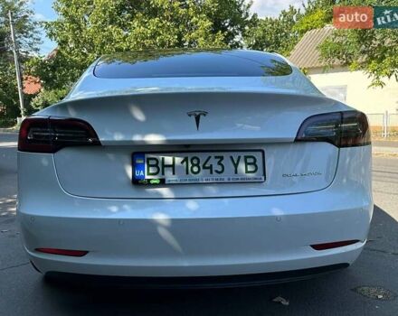Білий Тесла Модель 3, об'ємом двигуна 0 л та пробігом 78 тис. км за 21700 $, фото 3 на Automoto.ua
