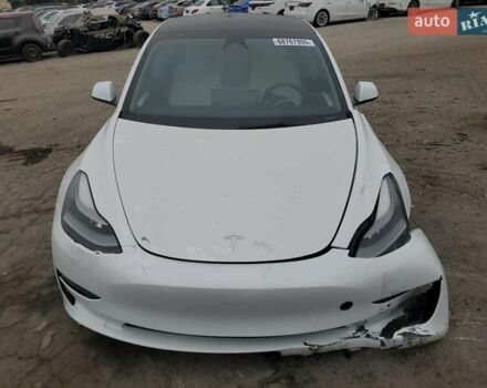 Тесла Модель 3 2021 у Луцьку на Automoto.ua Білий Тесла Модель 3, об'ємом двигуна 0 л та пробігом 28 тис. км за 13900 $, фото 2 на Automoto.ua