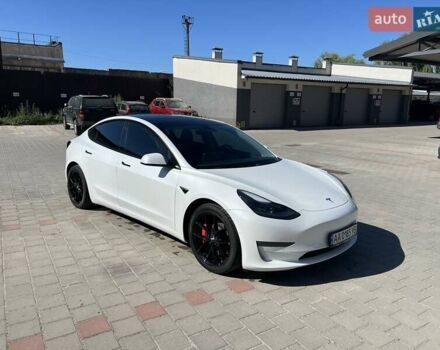 Білий Тесла Модель 3, об'ємом двигуна 0 л та пробігом 68 тис. км за 25500 $, фото 27 на Automoto.ua