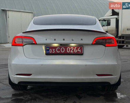 Белый Тесла Модель 3, объемом двигателя 0 л и пробегом 92 тыс. км за 21900 $, фото 14 на Automoto.ua