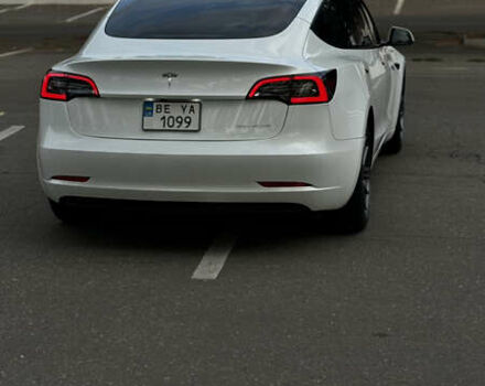 Белый Тесла Модель 3, объемом двигателя 0 л и пробегом 27 тыс. км за 24000 $, фото 7 на Automoto.ua