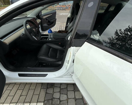 Белый Тесла Модель 3, объемом двигателя 0 л и пробегом 98 тыс. км за 19000 $, фото 29 на Automoto.ua