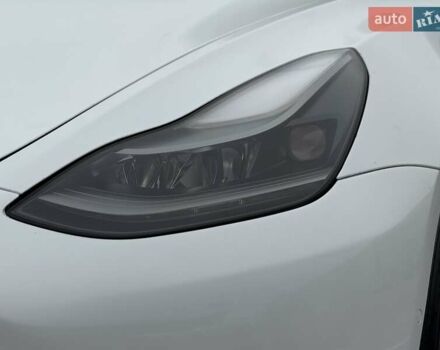 Білий Тесла Модель 3, об'ємом двигуна 0 л та пробігом 129 тис. км за 23500 $, фото 14 на Automoto.ua