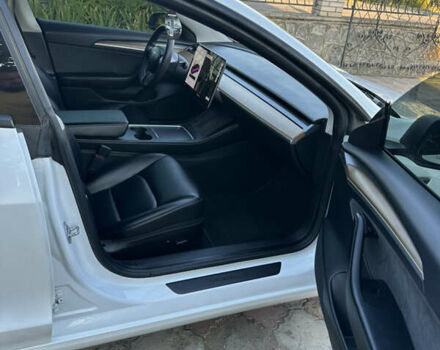 Білий Тесла Модель 3, об'ємом двигуна 0 л та пробігом 115 тис. км за 22500 $, фото 14 на Automoto.ua