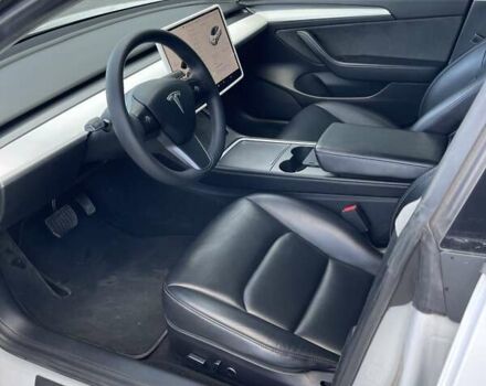 Білий Тесла Модель 3, об'ємом двигуна 0 л та пробігом 82 тис. км за 23100 $, фото 13 на Automoto.ua