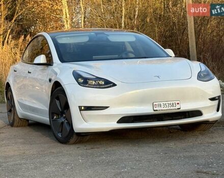 Білий Тесла Модель 3, об'ємом двигуна 0 л та пробігом 88 тис. км за 20950 $, фото 1 на Automoto.ua