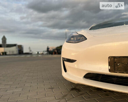 Белый Тесла Модель 3, объемом двигателя 0 л и пробегом 18 тыс. км за 47500 $, фото 6 на Automoto.ua