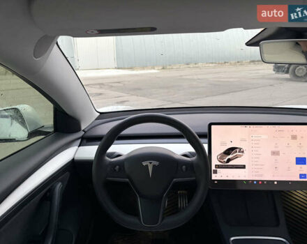Белый Тесла Модель 3, объемом двигателя 0 л и пробегом 92 тыс. км за 21900 $, фото 20 на Automoto.ua