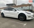Белый Тесла Модель 3, объемом двигателя 0 л и пробегом 65 тыс. км за 20490 $, фото 5 на Automoto.ua