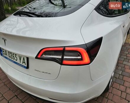 Белый Тесла Модель 3, объемом двигателя 0 л и пробегом 25 тыс. км за 29000 $, фото 20 на Automoto.ua