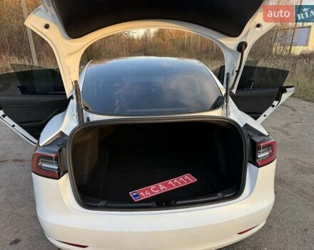 Білий Тесла Модель 3, об'ємом двигуна 0 л та пробігом 88 тис. км за 20950 $, фото 36 на Automoto.ua