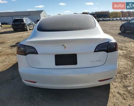 Белый Тесла Модель 3, объемом двигателя 0 л и пробегом 61 тыс. км за 7500 $, фото 5 на Automoto.ua