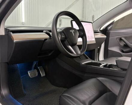 Білий Тесла Модель 3, об'ємом двигуна 0 л та пробігом 113 тис. км за 20200 $, фото 64 на Automoto.ua