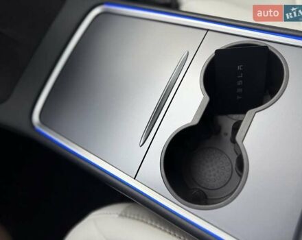 Тесла Модель 3 2021 у Малине на Automoto.ua Білий Тесла Модель 3, об'ємом двигуна 0 л та пробігом 75 тис. км за 24000 $, фото 26 на Automoto.ua