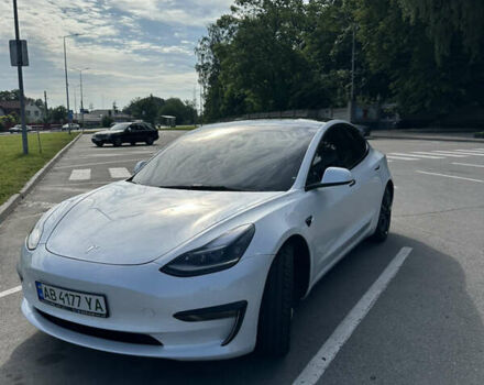Білий Тесла Модель 3, об'ємом двигуна 0 л та пробігом 52 тис. км за 25500 $, фото 2 на Automoto.ua