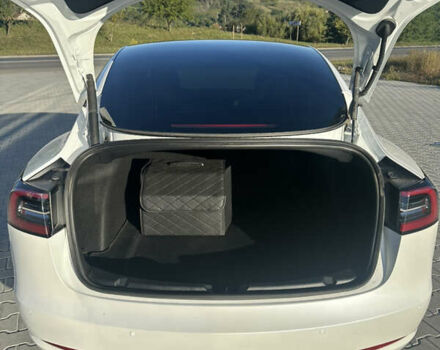 Білий Тесла Модель 3, об'ємом двигуна 0 л та пробігом 54 тис. км за 20955 $, фото 4 на Automoto.ua
