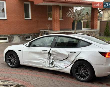 Білий Тесла Модель 3, об'ємом двигуна 0 л та пробігом 166 тис. км за 14900 $, фото 19 на Automoto.ua