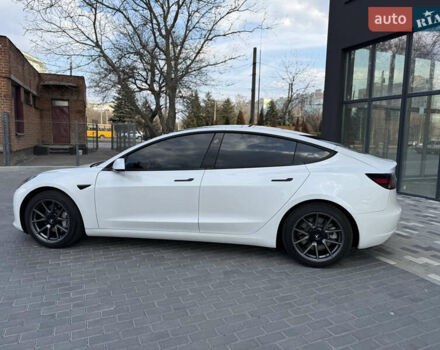 Белый Тесла Модель 3, объемом двигателя 0 л и пробегом 37 тыс. км за 19999 $, фото 23 на Automoto.ua