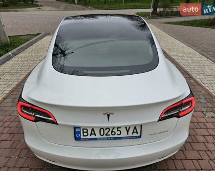 Белый Тесла Модель 3, объемом двигателя 0 л и пробегом 25 тыс. км за 29000 $, фото 22 на Automoto.ua