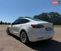 Белый Тесла Модель 3, объемом двигателя 0 л и пробегом 99 тыс. км за 21500 $, фото 26 на Automoto.ua