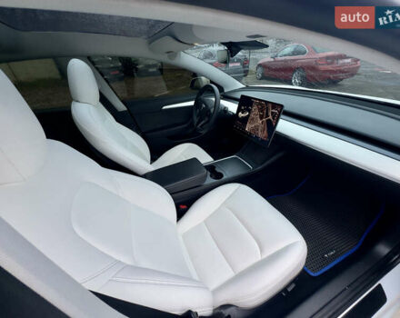 Білий Тесла Модель 3, об'ємом двигуна 0 л та пробігом 84 тис. км за 18300 $, фото 2 на Automoto.ua