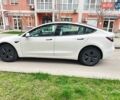 Белый Тесла Модель 3, объемом двигателя 0 л и пробегом 29 тыс. км за 21490 $, фото 3 на Automoto.ua