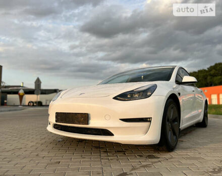 Белый Тесла Модель 3, объемом двигателя 0 л и пробегом 18 тыс. км за 47500 $, фото 7 на Automoto.ua