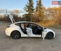 Білий Тесла Модель 3, об'ємом двигуна 0 л та пробігом 88 тис. км за 20950 $, фото 25 на Automoto.ua