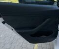 Білий Тесла Модель 3, об'ємом двигуна 0 л та пробігом 74 тис. км за 17300 $, фото 27 на Automoto.ua