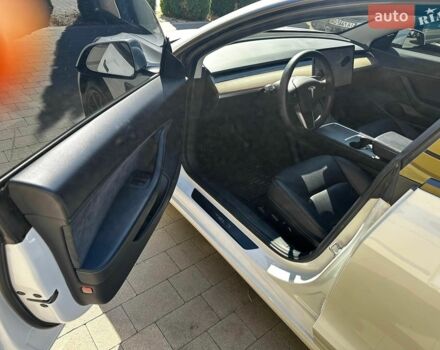 Білий Тесла Модель 3, об'ємом двигуна 0 л та пробігом 139 тис. км за 18800 $, фото 8 на Automoto.ua