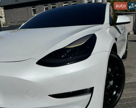 Белый Тесла Модель 3, объемом двигателя 0 л и пробегом 39 тыс. км за 20200 $, фото 1 на Automoto.ua