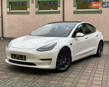 Белый Тесла Модель 3, объемом двигателя 0 л и пробегом 34 тыс. км за 18000 $, фото 3 на Automoto.ua