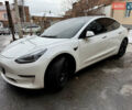 Білий Тесла Модель 3, об'ємом двигуна 0 л та пробігом 64 тис. км за 19900 $, фото 1 на Automoto.ua