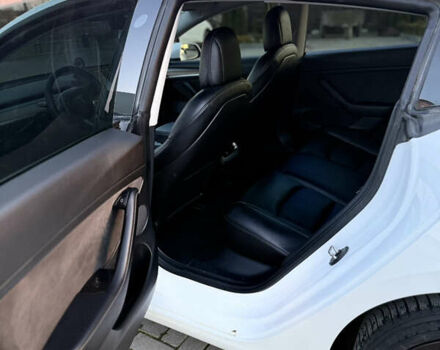 Білий Тесла Модель 3, об'ємом двигуна 0 л та пробігом 76 тис. км за 21500 $, фото 14 на Automoto.ua