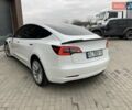 Белый Тесла Модель 3, объемом двигателя 0 л и пробегом 74 тыс. км за 21999 $, фото 2 на Automoto.ua