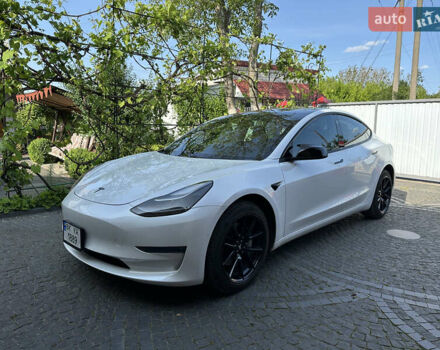 Белый Тесла Модель 3, объемом двигателя 0 л и пробегом 147 тыс. км за 20400 $, фото 3 на Automoto.ua