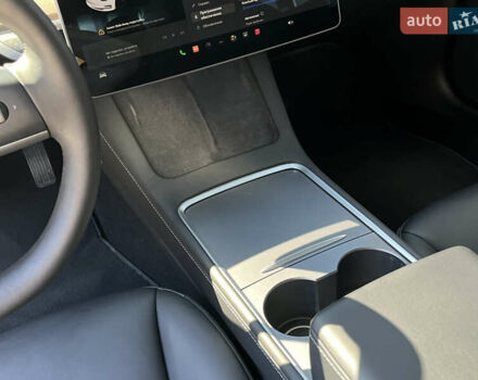 Белый Тесла Модель 3, объемом двигателя 0 л и пробегом 39 тыс. км за 21100 $, фото 37 на Automoto.ua