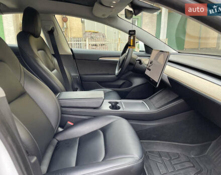 Белый Тесла Модель 3, объемом двигателя 0 л и пробегом 34 тыс. км за 18000 $, фото 64 на Automoto.ua