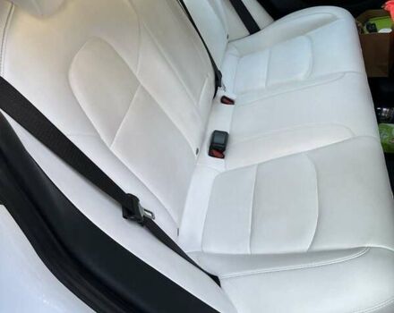 Белый Тесла Модель 3, объемом двигателя 0 л и пробегом 60 тыс. км за 19900 $, фото 9 на Automoto.ua