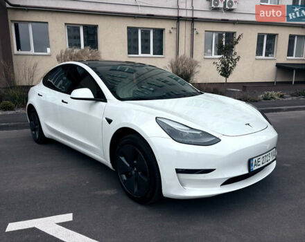 Тесла Модель 3 2021 в Днепре (Днепропетровске) на Automoto.ua Белый Тесла Модель 3, объемом двигателя 0 л и пробегом 38 тыс. км за 22000 $, фото 3 на Automoto.ua