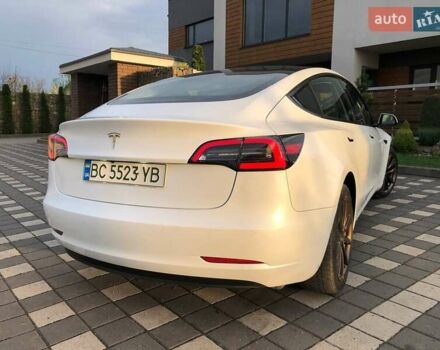 Белый Тесла Модель 3, объемом двигателя 0 л и пробегом 105 тыс. км за 16950 $, фото 29 на Automoto.ua